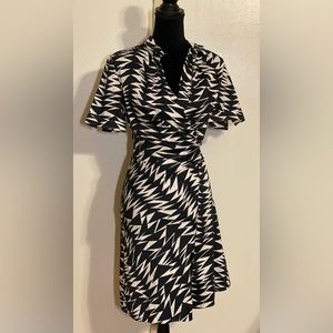 MaxMara Black White Print Wrap Dress Size: 6